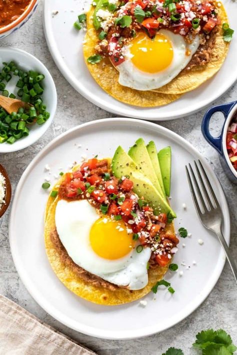 Mexican Breakfast Ideas, Easy Mexican Breakfast, Breakfast Ideas With Eggs, Ideas With Eggs, Mexican Breakfast Dishes, Traditional Mexican Breakfast, Huevos Rancheros Recipe, Menu Sarapan Sehat, Breakfast Photography