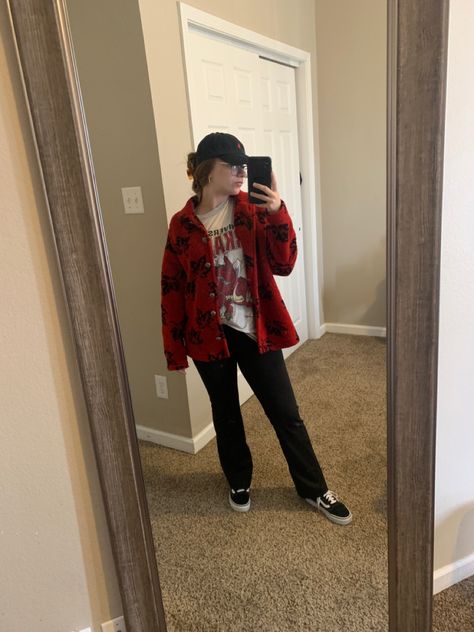 Running errands, black and red, yoga pants, black vans, hat outfit, clipped hair. Yoga Pants And Vans Outfit, Red And Black Casual Outfit, Clipped Hair, Black Casual Outfit, Red Yoga Pants, Vans Hat, Vans Outfit, Hat Outfit, Black Vans