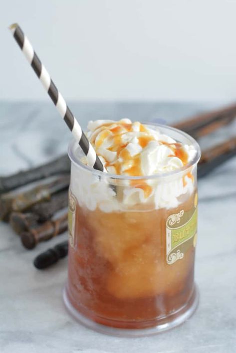 4-ingredient copycat frozen butterbeer will remind you of visiting the Wizarding World of Harry Potter. This homemade butterbeer recipe is easy to make and can be enjoyed by kids and adults. Make butterbeer for your next Halloween party. #kidfood #halloween #drink Frozen Butterbeer Recipe, Pastel Harry Potter, Homemade Butterbeer, Butter Beer Recipe Harry Potter, Frozen Butterbeer, Butterbeer Recipe, Butter Beer, Kid Friendly Drinks, Halloween Drink