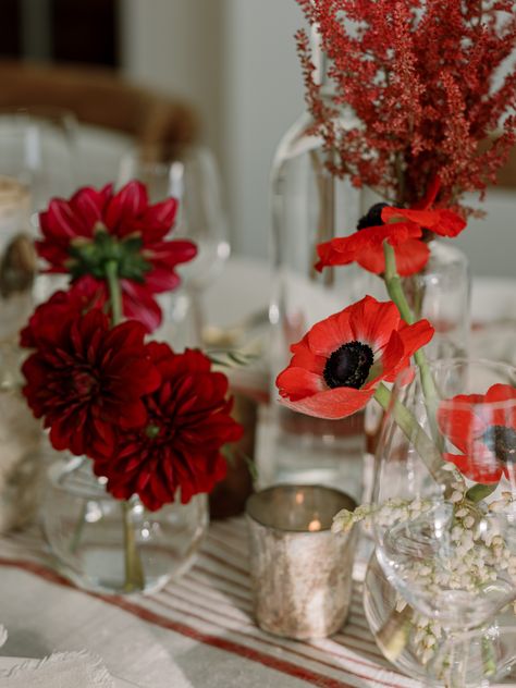 Burgundy dahlia and red anemone bud vases Red Floral Table Arrangements, Red Floral Centerpieces, Burgundy Dahlia, Red Anemone, Vegas Night, Flower Vases Decoration, Table Scape, Italian Dinner, Anemone Flower