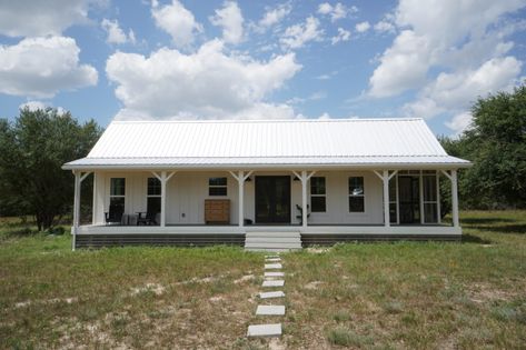 16x40 Shed House Interior, Simple House Ideas, 16x40 Shed House, Cottages Modern, Shed House Interior, Modern Sheds, Cottage Names, Tiny House Cottage, Modern Shed