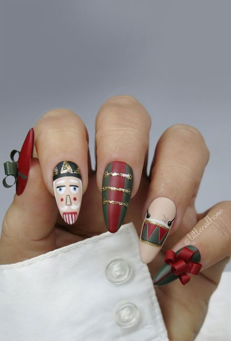 Christmas Nails Nutcracker, Nutcracker Nail Art, Nutcracker Nails Designs, Nail Festive, Nutcracker Nails, Navidad Nails, Nails Xmas, Festive Nails, Hot Nail Designs