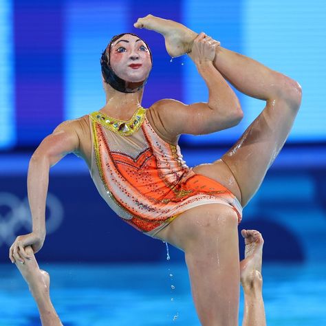 Artistic swimming—formerly known as synchronized swimming—is a wild and wonderful #Olympic sport. While the athleticism of artistic swimming really can’t be overstated, it’s also impossible to deny that the sport’s aesthetic—in combination with just how hardcore it is—is what makes it truly mesmerizing to watch. Even though the sport has gotten away from its Golden Age of Hollywood–roots, it’s still got juuuuust enough pizazz to make it particularly appealing to former theater kids (hello!) w... Synchronized Swimming, Action Sports, Kids Swimming, Theatre Kid, Golden Age Of Hollywood, Golden Age, Swimming, Hollywood