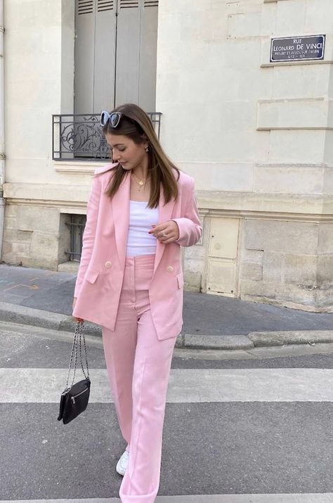 Pink Buissnes Outfit, Pink Outfits Dress, Pink Formal Outfit, Pink Lawyer, Presentation Outfits For Women, Pink Suit Outfit, Stylish Jeans Outfit, Pink Ladies Outfit, Summer Business Casual Outfits