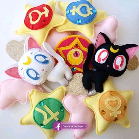 Sailor Moon Cakes, Sailor Moon Party, Sailor Moon Crafts, Felt Plushies, Sailor Moon Birthday, Luna Artemis, Luna And Artemis, Moon Party, Creation Art