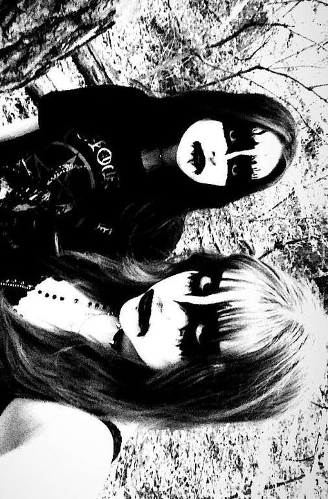 How To Do Corpse Paint, Dsbm Corpse Paint, Corpse Paint Woman, Corps Makeup, Corpse Paint Ideas, Corpse Paint Black Metal, Black Metal Corpse Paint, Clean Goth, Dark Vampire