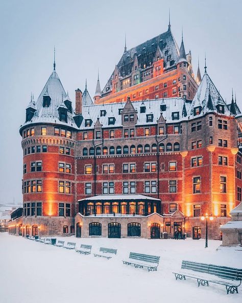 Bloxburg Hotel Ideas, Quebec Winter, Earth City, Chateau Frontenac, Ice Castle, Quebec City Canada, Canada Photography, Ice Castles, Winter Scenery