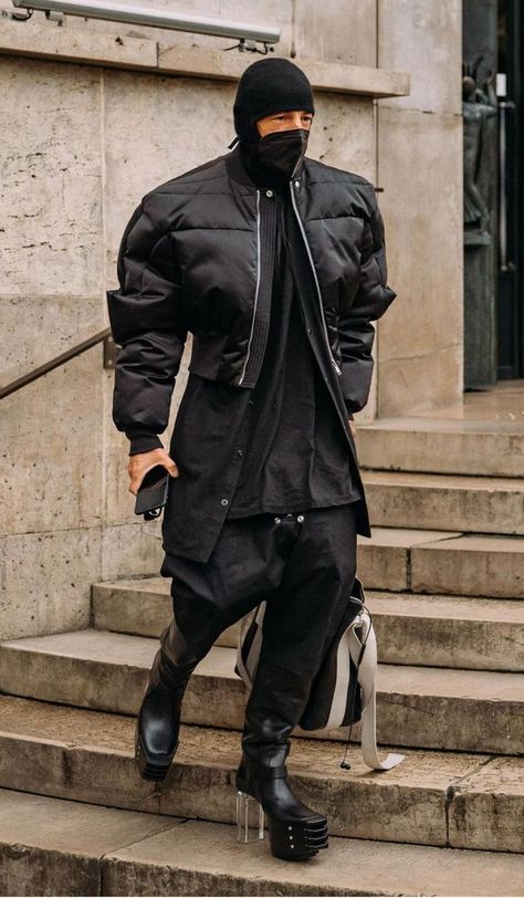 Rick Owens Street Style, Paris Fashion Week 2023, Rick Owens Outfit, Rick Owens Fashion, Street Goth, Fashion Week 2023, Paris Fashion Week Men, All Black Fashion, Fashion Forecasting