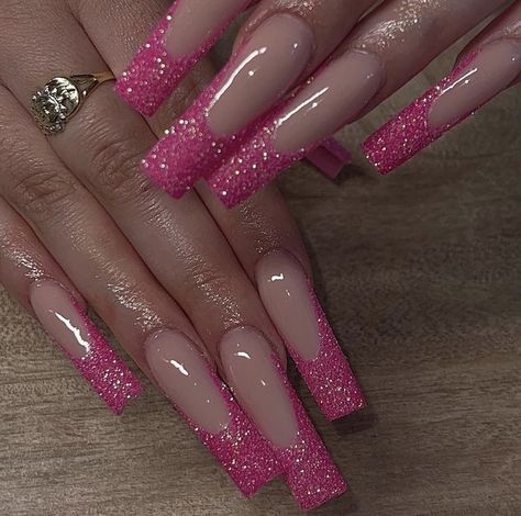 Gel Long Nails Ideas, Hot Pink Birthday Nails Acrylic, Hot Pink Valentine Nails Acrylic, Summer Nails Long Acrylic, Hot Pink Prom Nails Acrylic, Hot Pink Nail Inspo Acrylic, Hot Pink Coffin Nail Ideas, Bday Nails Pink, Baddie Birthday Nails Pink