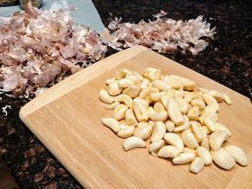 How To Dehydrate Garlic, Dehydrated Garlic Cloves, Dehydrate Garlic, Dehydrated Garlic, Dehydrating Food Storage, Dehydrating Food, Hope All Is Well, Dehydrated Foods, Lighted Glass Blocks