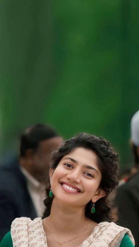 Amaran Sai Pallavi Images, Amaran Movie Images Drawing, Amaran Movie Images Sai Pallavi, Sai Pallavi Wallpaper, Amaran Sai Pallavi, Sai Pallavi Drawing, Amaran Movie Images, Amaran Movie, D Boss Images