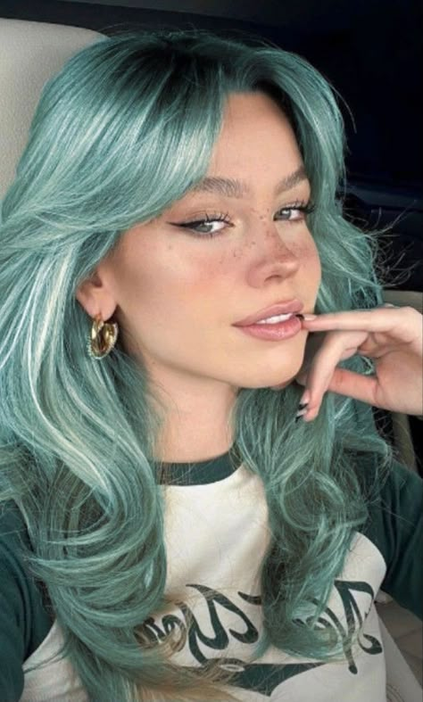 Aqua Hair, Mint Hair, Teal Hair, Hair Color Streaks, Beauty Hairstyles, Dyed Hair Inspiration, Pretty Hair Color, Hair Stylies, Colorful Hair