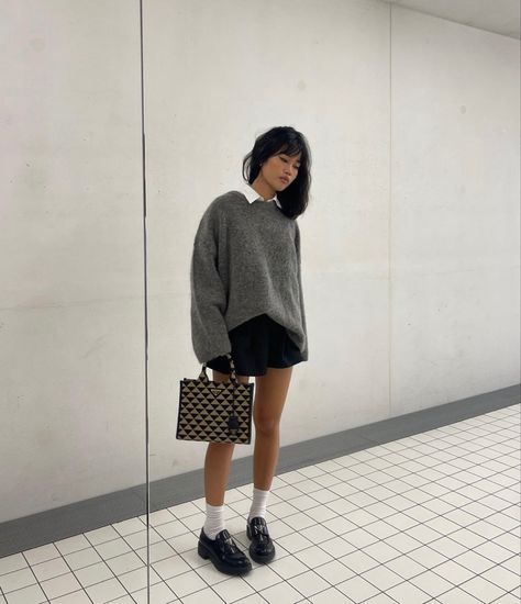 Prada Loafers Outfit, Tokyo Winter Outfit, Platform Loafers Outfit, Loafer Outfits Women, Loafers Women Outfit, Loafers For Women Outfit, Tokyo Outfits, Prada Loafers, Loafers Outfit