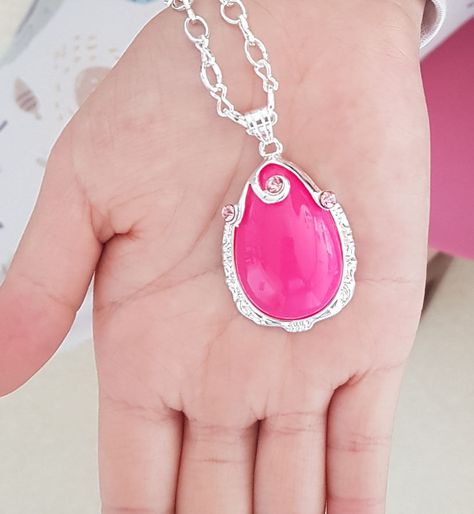 The Amulet of Avalor/Gallery | Elena of Avalor Wiki | Fandom Sofia The First Amulet, Amulet Of Avalor, Sofia Amulet, Ever After High Toys, Frozen Centerpieces, Hidden Pictures Printables, Disney Princess Jewelry, American Girl Doll Bed, Disney Princess Sofia