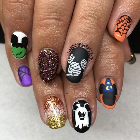 Olaf Nails, Halloween Nails Designs, Disney Halloween Nails, Disney Princess Nails, Disneyland Nails, Disney Nail Designs, Mickey Mouse Nails, Disney Inspired Nails, Disney Acrylic Nails