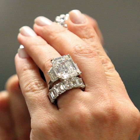 Kim Kardashian’s Cursed Engagement Ring for Sale Khloe Kardashian Wedding, Kim Kardashian Wedding Ring, Kim Kardashian Engagement Ring, Most Expensive Jewelry, Three Stone Ring Settings, Kardashian Wedding, Eternity Band Set, Lamar Odom, Emerald Cut Diamond Ring