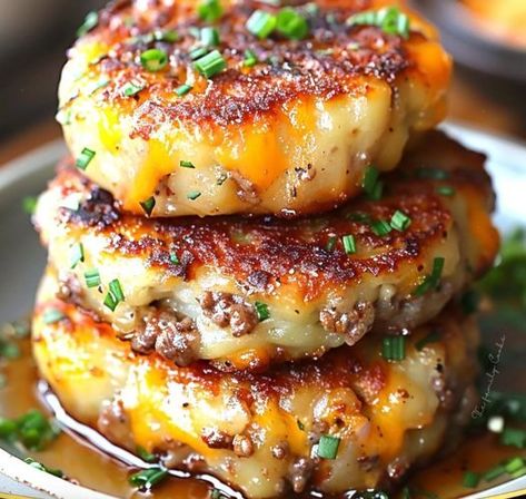 Cheesy Beef Stuffed Potato Cakes – Little-Healthy-Life Stuffed Potato Cakes Recipe, Beef Stuffed Potato Cakes, Beef Stuffed Potatoes, Stuffed Potato Cakes, Cheese Flatbread Pizza, Creamy Chicken Pasta Bake, Baked Chicken Pasta Recipes, Parmesan Crusted Zucchini, Flatbread Pizza Recipes