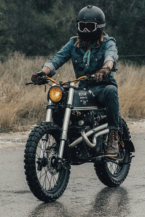 How stylish is this little Honda CL175 scrambler with a Kawasaki USD fork transplant? Moto Chopper, Motos Bobber, Homemade Motorcycle, Womens Motorcycle, Yamaha 250, Soichiro Honda, Moto Scrambler, Motos Vintage, Motos Harley