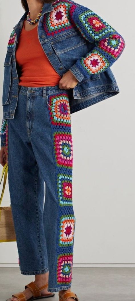 Crochet Jeans Patch, Crochet Street Style, Maximalist Style Fashion, Customized Jeans, Modified Clothing, Eclectic Clothing Style, Crochet Pants Pattern, Artisanats Denim, Jean Diy