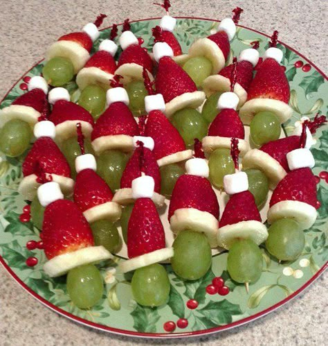 Christmas Fruit Dessert, Christmas Fruit Tray, Grinch Fruit Kabobs, Christmas Themed Desserts, Grinch Head, Potluck Themes, Christmas Picnic, Desserts With Fruit, Fruit Cake Recipe Christmas