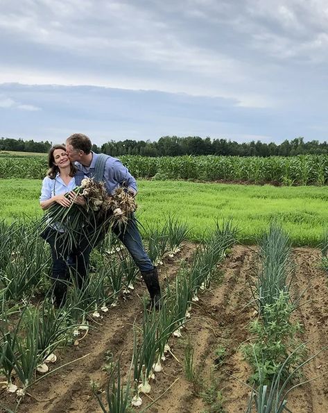 Is Farming the Most Interesting Job in America? Kristin Kimball Makes a Case | Vogue Csa Farm, Natural Image, Dream Husband, Urban Farming, Dream Lifestyle, Growing Old, Good Job, Farm Life, Memoirs