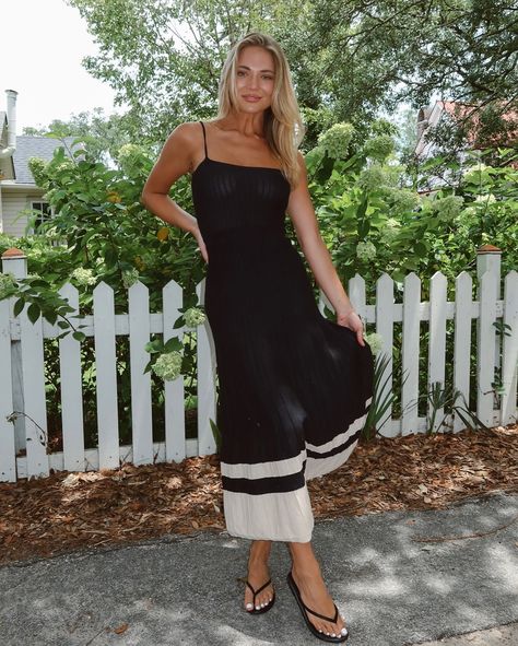 Elevated + classic • Kenzie Contrast Maxi Dress is one you’ll have on rotation… You know what to do. Eyelet Skirt Outfit, Eyelet Skirt, Skirt Outfit, Effortless Chic, Chic Style, Fashion Forward, Maxi Dress, Skirt, Black