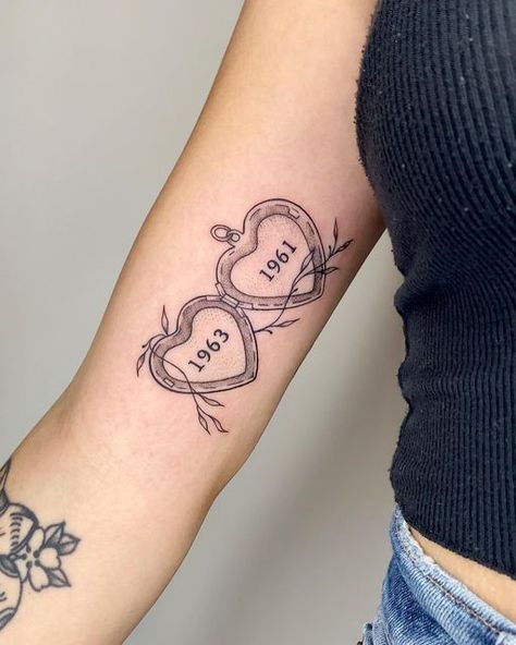 Locket Tattoos, Female Tattoo Artists, Tatuaje A Color, Dainty Tattoos, Subtle Tattoos, Dope Tattoos, Simplistic Tattoos, Small Tattoo, Piercing Tattoo