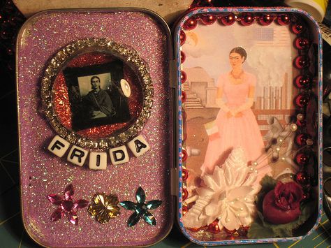 Altoid Tin Shrine, Altoid Shrine, Altoids Tin Crafts, Altoids Box Ideas, Altoid Tin Art, Altoid Tin Ideas, Tin Shrine, Handmade Halloween Decorations, Unique Wreaths