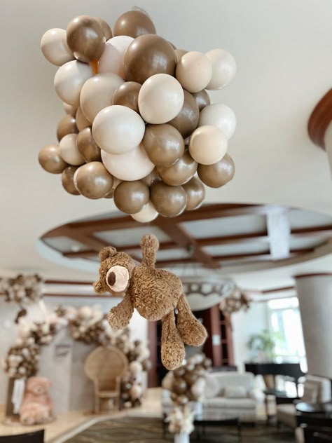 Hanging Teddy Bear Balloon, Hanging Bear With Balloons, Teddy Bear Hanging From Balloons, Bear Baby Shower Balloons, Teddy Bear Birthday Backdrop, Vintage Bear Baby Shower Ideas, Vintage Teddy Bear Baby Shower Theme, Bear Hanging From Balloons, Floating Teddy Bear Balloon