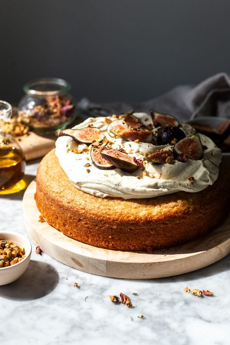 This ultra soft and moist olive oil cake is topped with a dairy free mascarpone cream, and NO eggs needed! It's so easy to make for beginner cake bakers, yet the results are deliciously tender and rich- you'll never know this cake is vegan! Vegan Olive Oil Cake, Olive Oil Cake Recipe, Mascarpone Cream, Vegan Cake Recipes, Oil Cake, Olive Oil Cake, Desserts Vegan, Flaky Pie Crust, Flaky Crust