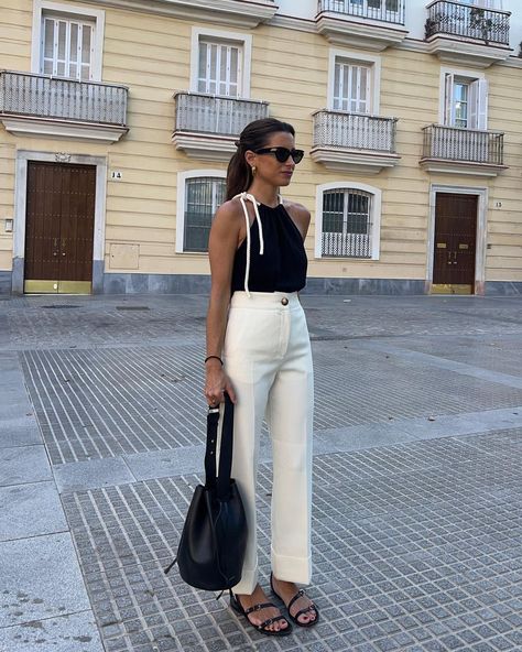 María Valdés | B&W🫶🏼 @sezane #sezanelovers *ad | Instagram Halter Neck Top Outfit, Modern Feminine Style, Black Summer Outfits, Classic Feminine Style, European Summer Outfits, White Rope, Stylish Summer Outfits, Paris Mode, Black Strappy Sandals