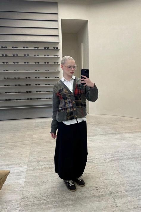 Margiela Gats Outfit, Margiela Gats, Cardigan Outfits, Winter Fits, Cute Fits, Street Chic, Fitness Inspo, Going Out, Fashion Inspo