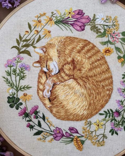 Diy Easy Embroidery, Cat Embroidery, 강아지 그림, Handmade Embroidery Designs, Embroidery Stitches Tutorial, Hand Embroidery Projects, Thread Painting, Cute Embroidery, Animal Embroidery