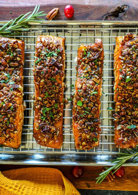 Maple Pecan Salmon Recipe Salmon Pecan Crusted, Maple Horseradish Salmon, Fall Salmon Recipes Baked, Maple Pecan Salmon Recipes, Maple Baked Salmon, Christmas Eve Salmon Recipe, Maple Pecan Crusted Salmon, Maple Salmon Air Fryer Recipes, Pecan Salmon Recipes