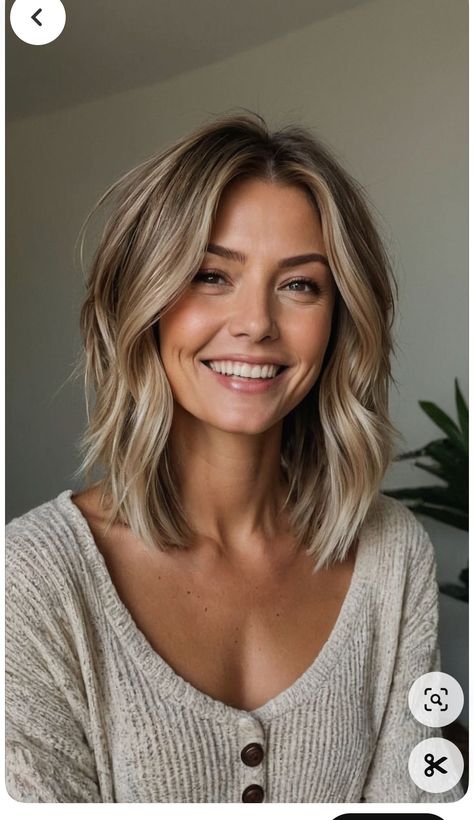 Hair To Collar Bone, Bronde With Money Pieces, Kelsea Ballerini Short Hair, Dark Roots Blonde Hair Balayage Short Long Bobs, Straight Hair Long Bob, Light Brown Hair With Highlights Bob, Bronde Haircolor With Bob, Short Bronde Haircolor Blondes, Brown Balayage Hair Short