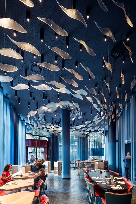 Barcelona Restaurants, Office House, Restaurants In Paris, Decoration Restaurant, Restaurant Interior Design, Hospitality Design, The Ceiling, Hotel Design, Office Inspiration