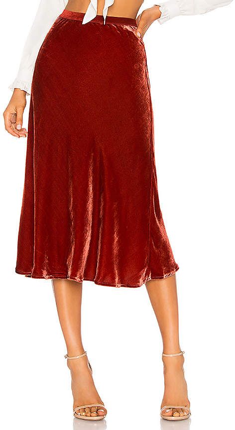 Mes Demoiselles Martina Velvet #Skirt! Mes Demoiselles Martina Velvet Skirt in Rust. - size 34/2 (also in 36/4,38/6,40/8) 80% viscose 20% silk. Dry clean only. Unlined. Elasticized waist. Velvet fabric. Skirt measures approx 32 in length. Imported. MESR-WQ12. 18W MARTINA. Blending romance and nostalgia, designer Anita Radovanovic launches Mes Demoiselles in 2006. With the use of fabrics such as chiffon, cotton gauze, and silks for a timeless and ethereal aesthetic, Mes Demoiselle pieces are both Conservative Outfits, Quoi Porter, Velvet Clothes, Cooler Look, Velvet Skirt, Sewing Skirts, Velvet Fashion, Moda Vintage, Sweet Dress