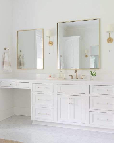 Light and airy ✨ . . . 📸 @allisonelefantephoto #ellerslieinteriors #bathroomsofinstagram #bathroomdesign #bathroomdecor #bathroomremodel #bathroominspiration #bathroomideas #nashvilleinteriordesigner Modern Double Sink Bathroom Vanity, 72 Inch Vanity, Console Vanity, Semi Recessed Sink, Vintage Tub, Timeless Bathroom, Undermount Sinks, Carrera Marble, Custom Vanity