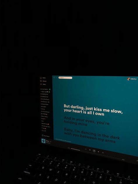 Fake Spotify Snap, Fake Snap Story Night, Fake Snap Pic Night, Night Aesthetic Snap, Fake Snaps Night, Good Night Snap, Laptop Quotes, Night Snaps, Perfect Lyrics