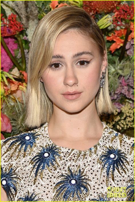 Maria Bakalova, Blonde Hair Brown Eyes, Celeb Style, Timothee Chalamet, Cannes, Brown Hair, Blonde Hair, Celebrity Style, Fashion Beauty