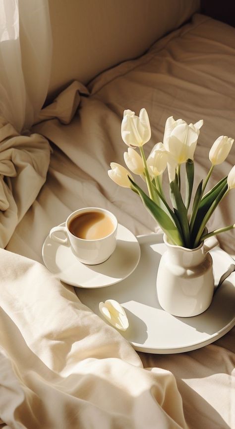 Flowers White Tulips, Cozy Aesthetic Wallpaper, Tulips Vase, Tea Wallpaper, Jelly Wallpaper, Iphone Wallpaper Classy, Coffee Wallpaper, Cream Aesthetic, Iphone Wallpaper App