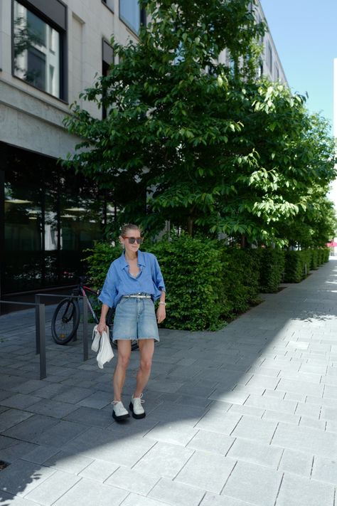 The Leather Plattform Shoes | 09.06.2022 - Blouse Style, The Row, Denim Shorts, Mango, Sunglasses, Leather