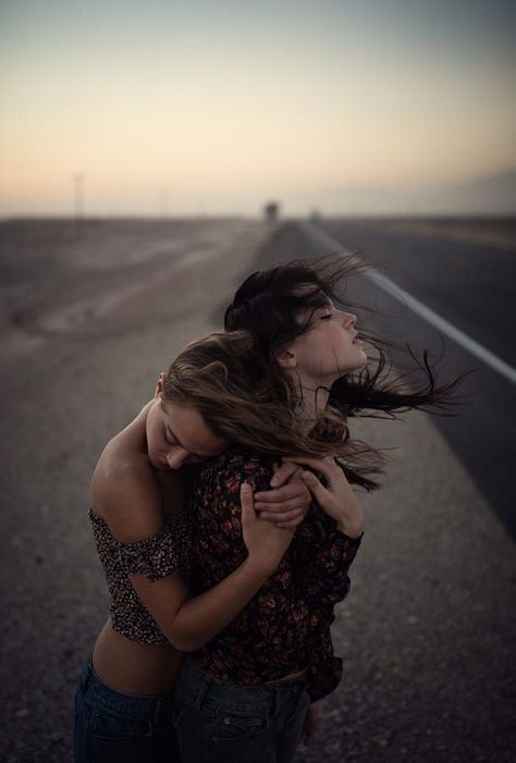 Lesbian Photography, Lesbian Engagement Photos, Photos Couple Mignon, Ootd Elegant, End Of The Road, Couple Photoshoot Poses, Classy Fashion, Photo Couple, Couples In Love