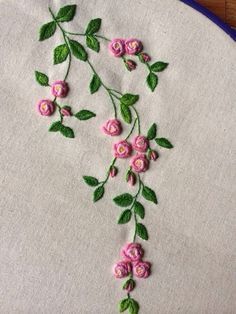 Sulaman Pita, Embroidery Works, Pola Sulam, Hand Embroidery Flowers, Brazilian Embroidery, Embroidery Flowers Pattern, Simple Embroidery, 자수 디자인, Sewing Embroidery Designs