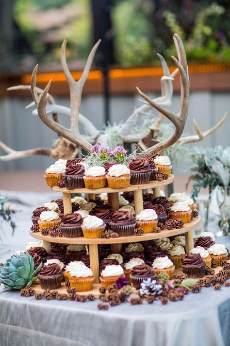 wedding cupcake table with antlers as decor #countrywedding Wedding Cupcake Table, Fall Wedding Cupcakes, Wedding Cupcakes Rustic, Wedding Cake Table Decorations, Cupcake Table, Antler Wedding, Cake Table Decorations, Country Theme Wedding, Wedding Cake Table