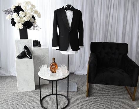 Prop My Wed By Terry & Kellie on Instagram: "Pure Class For Our Groom Dane 👌🏼 Featuring our new silk florals 🖤🤍 #propmywed #groomroom #groomroomdecor #groomdecor #weddingdecor #weddingphotography #weddingmorning #groomsmen #groom #groominspiration #groomsuit #luxuryevents #sydneyevents #sydneyweddings #weddingstyling" Groom Suite Decor, Grooms Room Getting Ready, Groom Room Decoration Ideas, Grooms Suite Decor, Groom Room Decoration, Grooms Room Decor Wedding Ideas, Bride Room Decoration Ideas, Bridal Suite Decorations, Bridal Getting Ready Room Decor