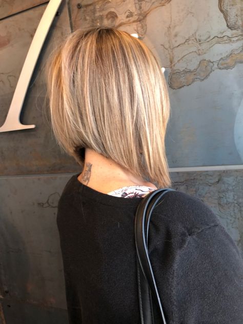 Angled Hair, Bob Hairstyle Ideas, Graduated Bob Haircuts, Inverted Bob Haircuts, Hairstyle Ideas Easy, Angled Bob Haircuts, Hairstyles For Fine Hair, Graduated Bob, Angled Bob Hairstyles