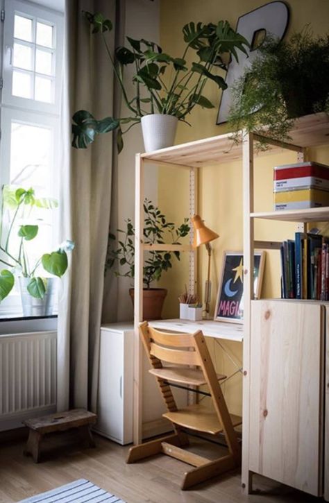 Ikea Ivar Shelves Living Room, Ikea Ivar Shelves, Ideas Habitaciones, Ikea Ivar, Pretty Storage, Living Room Setup, Room Shelves, Living Room Shelves, Room Setup