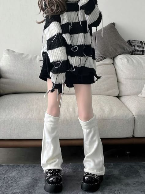 Korean Grunge, Grey Coffee, Coffee Cream, Aesthetic Outfit Ideas, Kawaii Fashion Outfits, Grunge Goth, Student Fashion, Mode Inspo, Knitting Girls