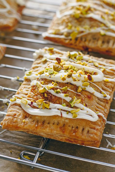 White Chocolate Pistachio Toaster Strudel – healthienut – Easy to follow plant-forward recipes Gluten Free Toaster Strudel, Fruit Strudel, Vegan Poptarts, Toaster Strudel Recipe, Homemade Toaster Strudel, Madelines Recipe, Pop Tarts Recipe, Toaster Strudel, Poptart Recipe